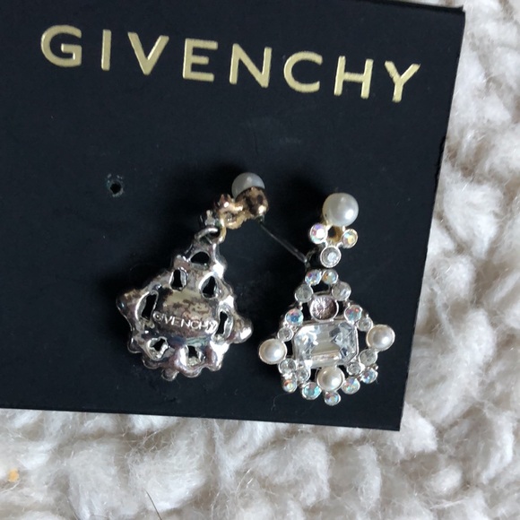 Givenchy earnings - Picture 3 of 3